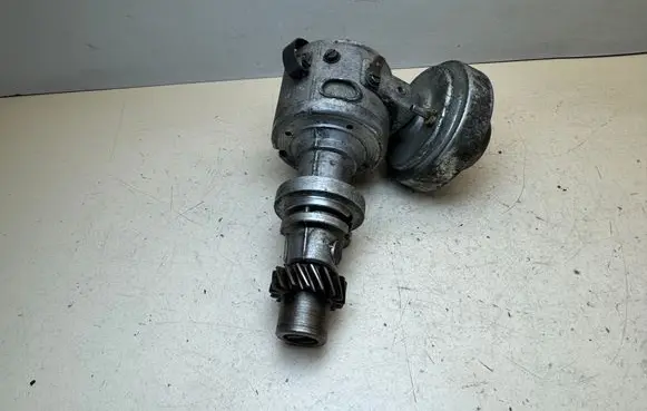 Volkswagen Golf II Spark distributor 0237022007 055905205P Z415