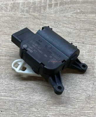 Volkswagen Golf Plus Air flap motor/actuator CZ1168802872 0132801363