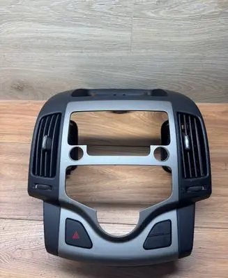 Hyundai i30 Dashboard center trim panel 974102L000 U05E2648