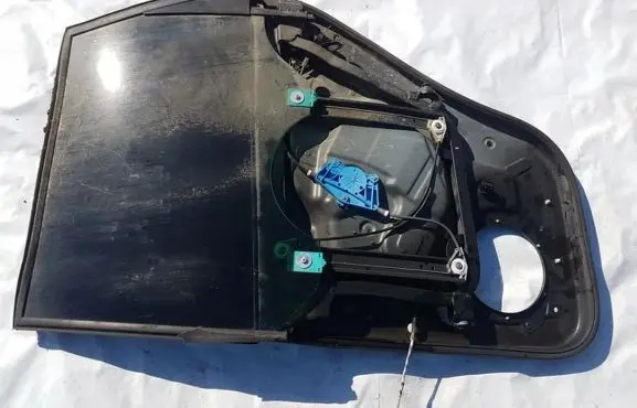 Volkswagen Touareg I Sliding door window regulator with motor