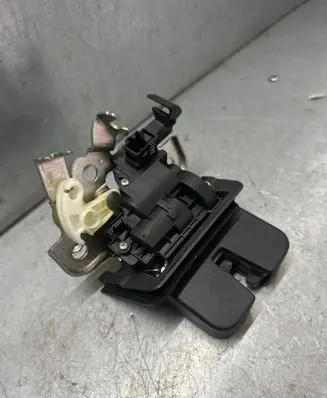 Audi A6 S6 C7 4G Tailgate/trunk/boot lock/catch/latch 8K9827505A 837968 1152711