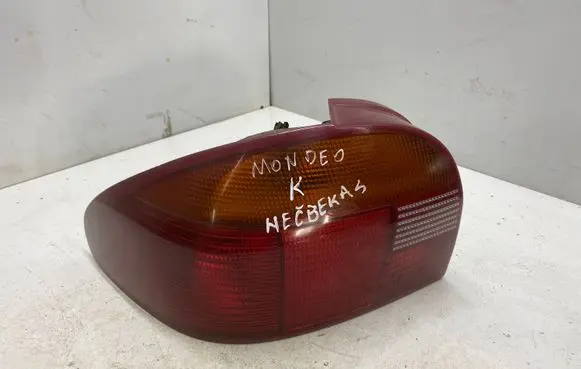 Ford Mondeo MK I Rear/tail lights 938613N004