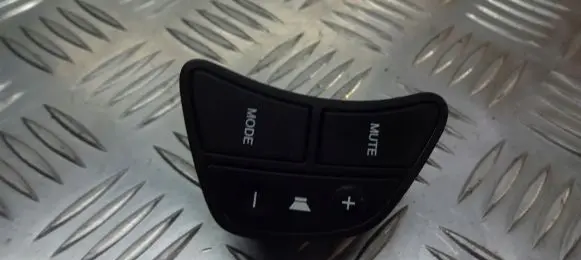 KIA Ceed Steering wheel buttons/switches 