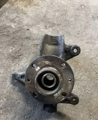 Renault Megane II Front wheel hub spindle knuckle