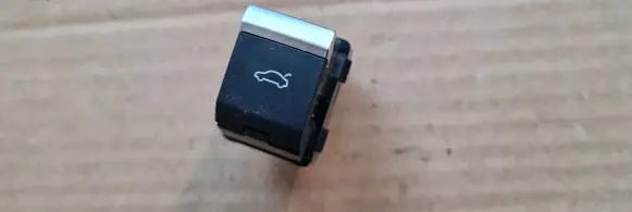 Audi A4 S4 B9 Tailgate opening switch 4M0959831A 16235A 31835PR