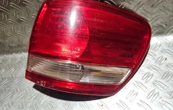 Toyota Avensis Verso Rear/tail lights 4435