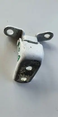 Honda CR-V Rear door lower hinge