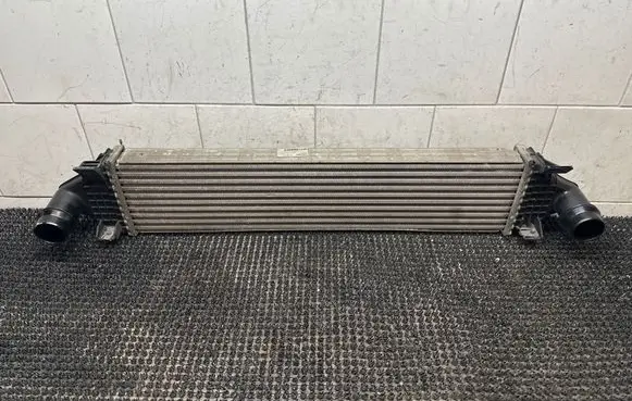 Volvo V40 Cross country Intercooler radiator 31367277