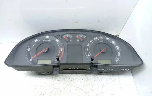 Skoda Superb B5 (3U) Speedometer (instrument cluster)