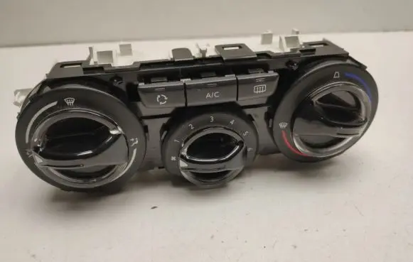 Peugeot 2008 I Air conditioner control unit module 96722483ZD