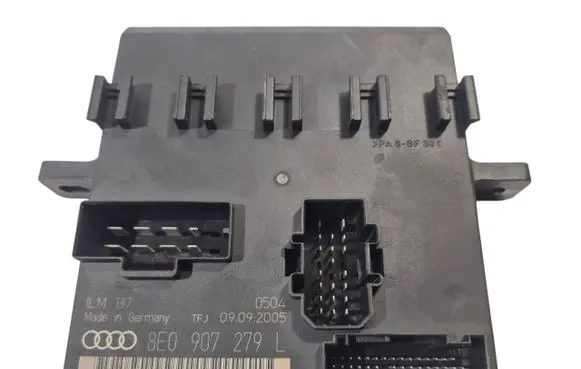 Audi A4 S4 B7 8E 8H Comfort/convenience module 8E0907279L