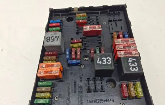 Volkswagen Golf Plus Fuse module 1K0937124K