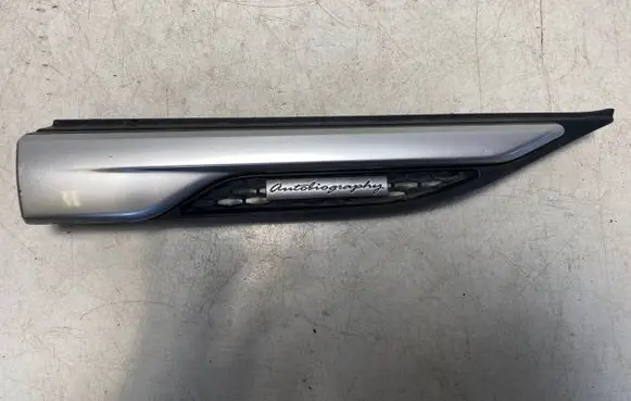 Land Rover Range Rover Evoque L538 Fender grill BJ32280B10AB LR027315 BJ32-280B10-AB