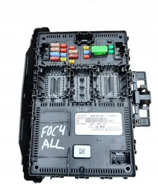 Ford Focus Fuse module JX6T15604RCG
