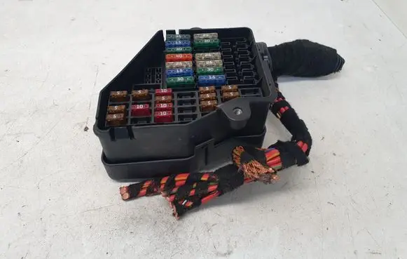 Audi A4 S4 B8 8K Fuse module 8D1941824