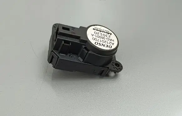 Peugeot 5008 II Air flap motor/actuator A21201700