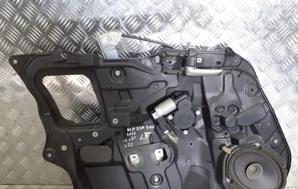 Mazda 3 I Front door window regulator with motor