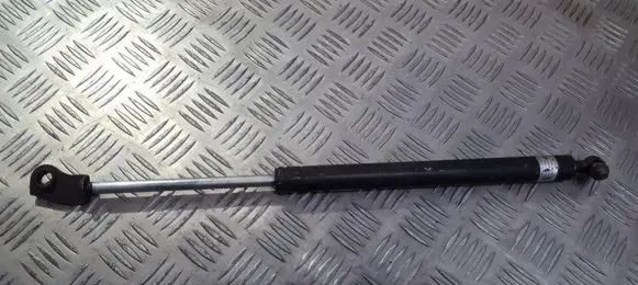 Mitsubishi Sigma Front bonnet/hood damper/strut