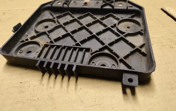 Chrysler PT Cruiser Battery tray 04671780AA