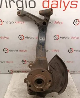 Volkswagen PASSAT B5 Front wheel hub 8D0407258
