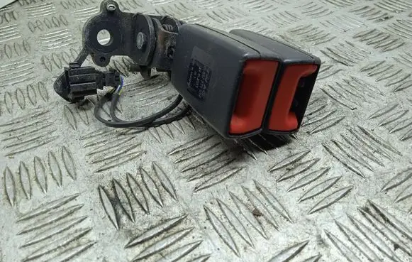 Audi A3 S3 8V Rear seatbelt buckle 8V0857739