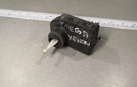 Headlight level adjustment motor