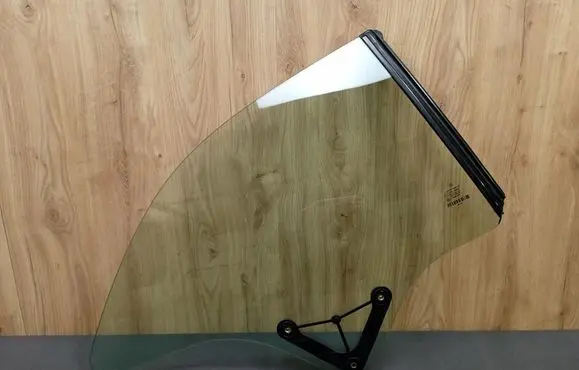 Mercedes-Benz E A207 Front vent window/glass (coupe) 2076700410 A2076700410