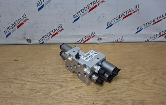 BMW X5 E70 Active stabilizer control/valve assembly 6782737