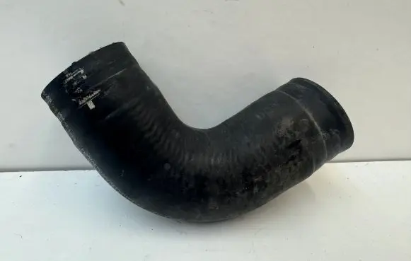 Audi Q7 4M Engine coolant pipe/hose 059131555C