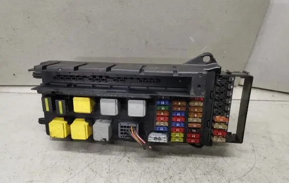 Mercedes-Benz Sprinter W906 Fuse module A9065450401 518817028