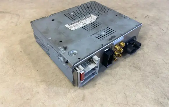 Mercedes-Benz G W461 W463 1st Gen Air suspension control unit module (rear) A2208200897