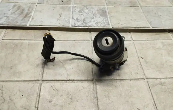 Audi A6 S6 C4 4A Tailgate/trunk/boot lock/catch/latch