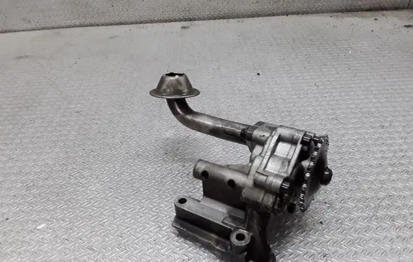 Seat Altea XL Oil pump 038115105C