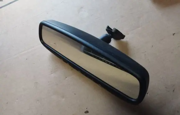 Infiniti G37 Rear view mirror (interior) 015894