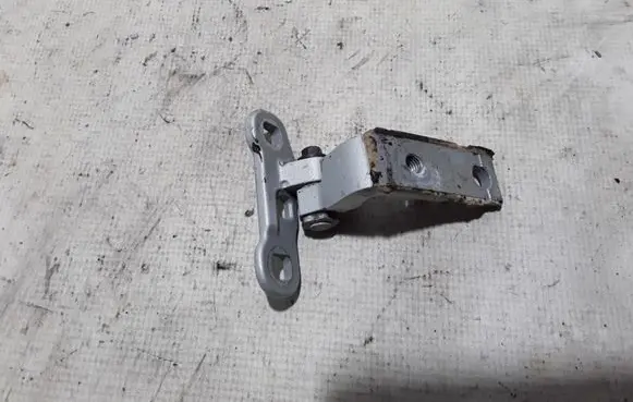 Volvo V60 Front door lower hinge 31662718