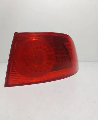 Volkswagen Phaeton Rear/tail lights 333156R