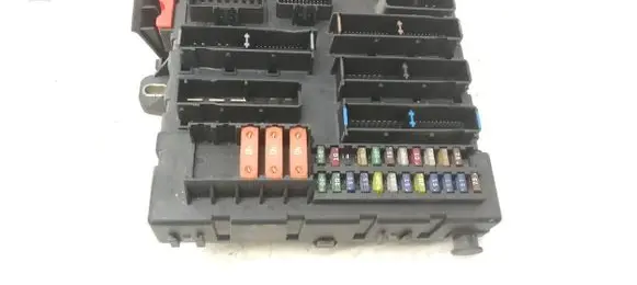 Opel Signum Fuse module 13112909 2909 133675
