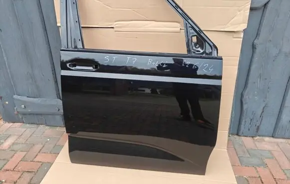 Volkswagen Transporter - Caravelle T7 Front door