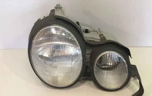 Mercedes-Benz E W210 Headlight/headlamp 144870