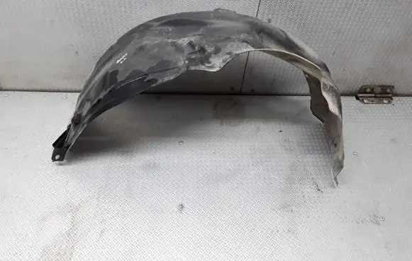 Toyota Avensis T220 Front wheel arch liner splash guards