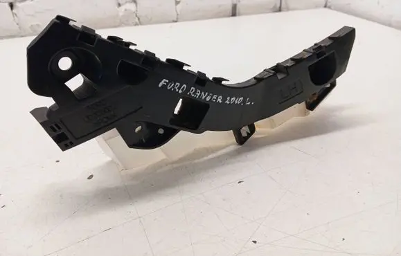 Ford Ranger Front bumper mounting bracket UD2D500U1