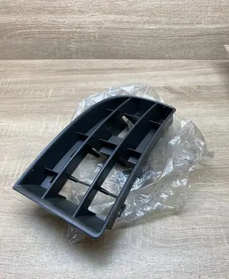 Volkswagen Golf V Front bumper lower grill 1K0853665A