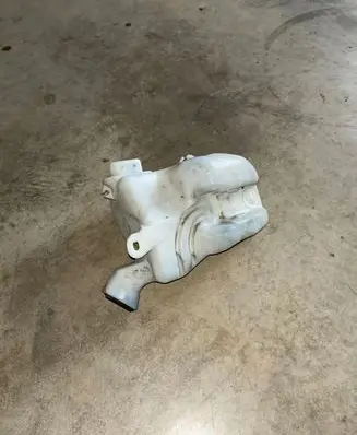 Citroen C3 Picasso Windshield washer fluid reservoir/tank 9681735280