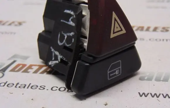 Mercedes-Benz A W168 Hazard light switch 1688206710