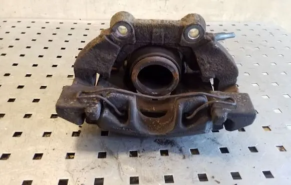 Peugeot 3008 I Front brake caliper