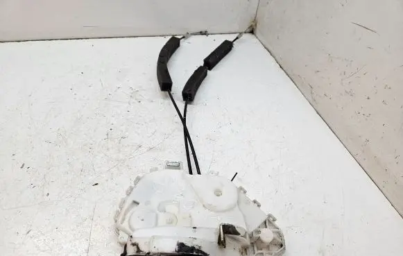 Honda CR-V Front door lock 72111SWAP1