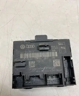 Audi Q3 8U Door control unit/module 8X0959793E 8X0959793F
