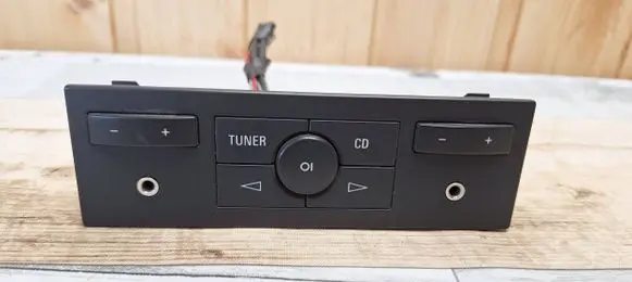 Head unit multimedia control