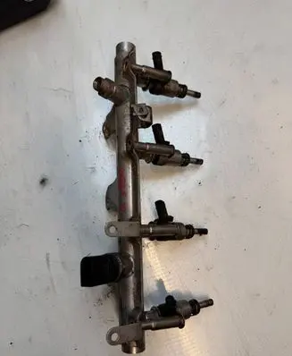 Volkswagen Golf VI Fuel main line pipe 06J133317M
