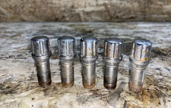 Bentley Flying Spur Nuts/bolts 